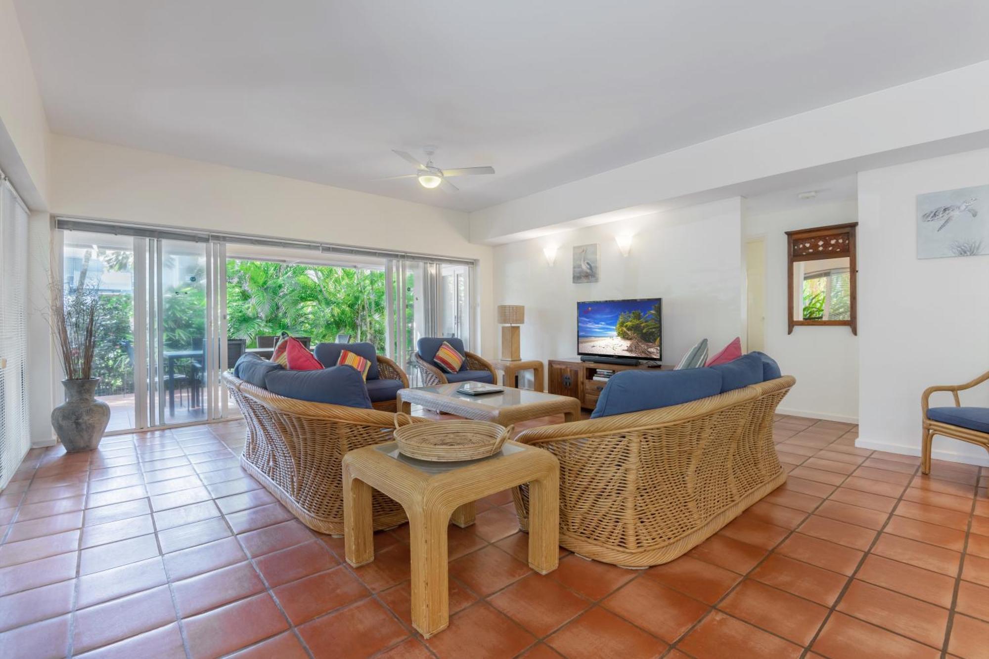 Balboa Apartments Port Douglas Exteriör bild