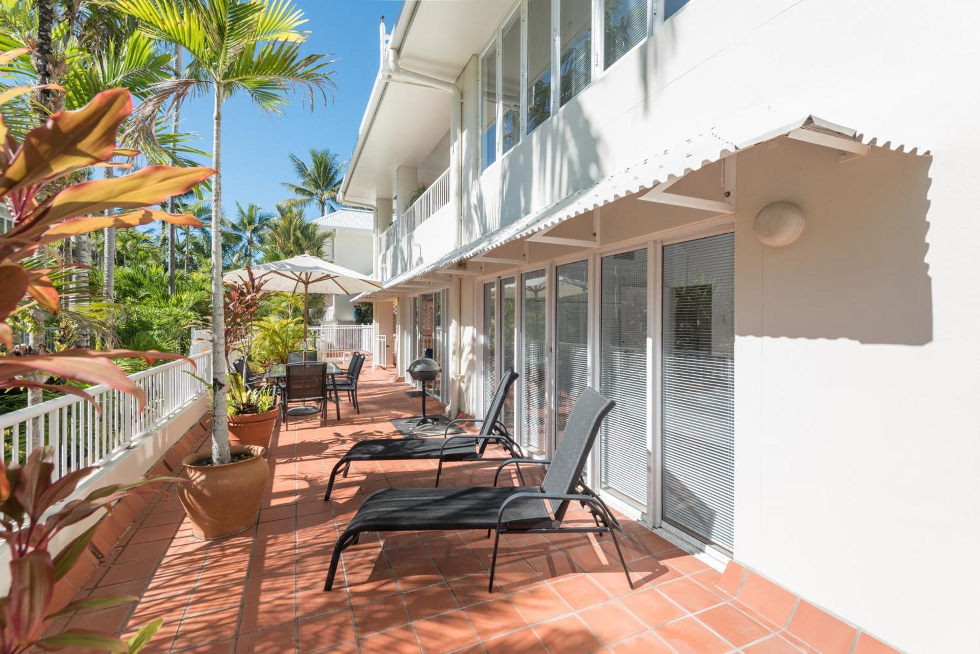 Balboa Apartments Port Douglas Exteriör bild