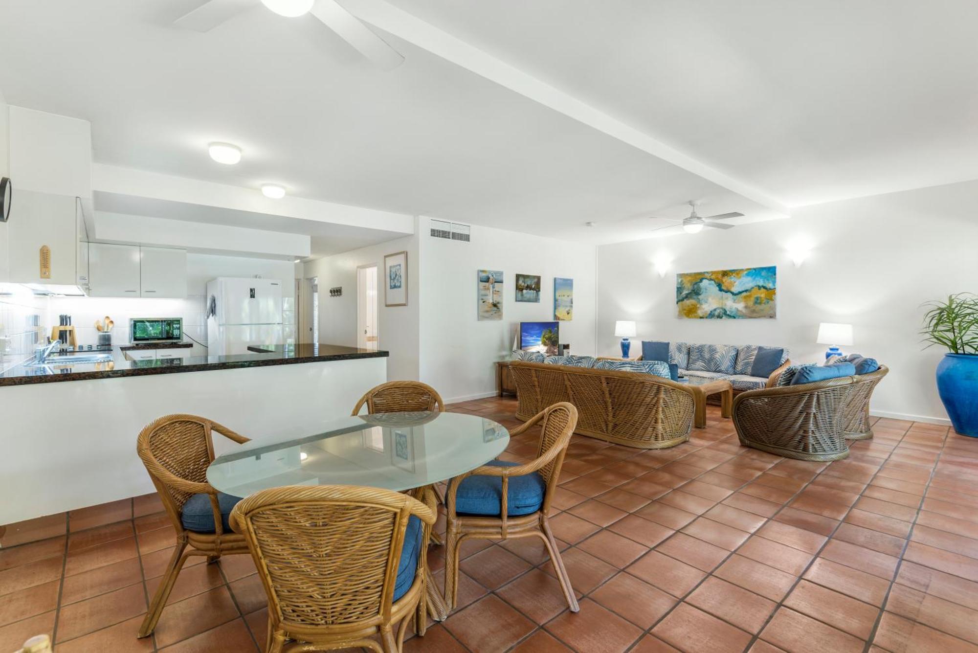Balboa Apartments Port Douglas Exteriör bild