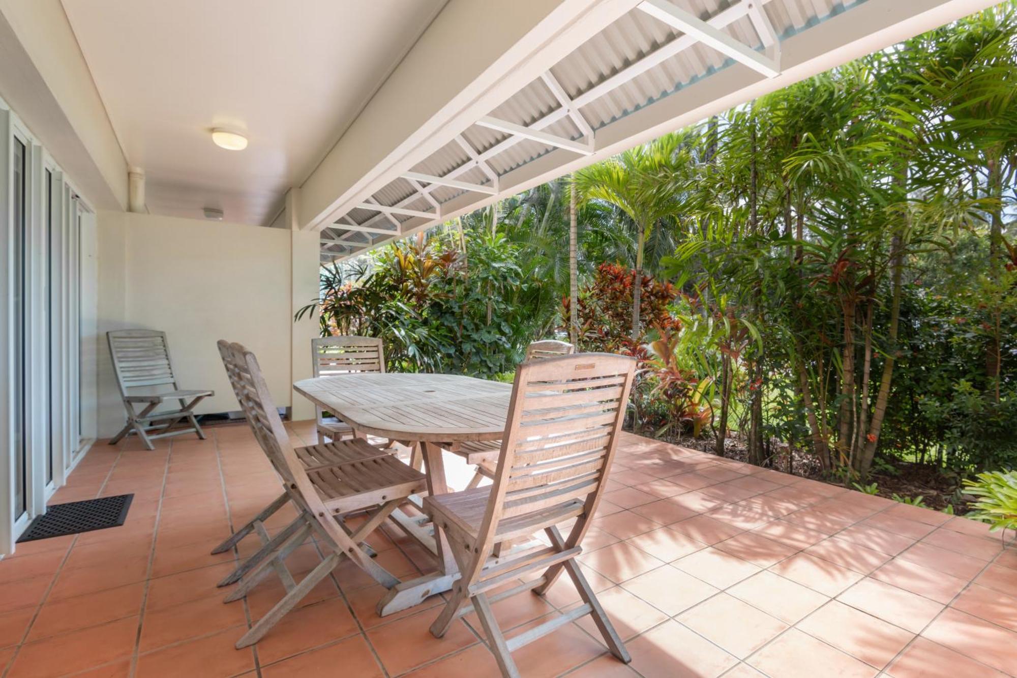 Balboa Apartments Port Douglas Exteriör bild