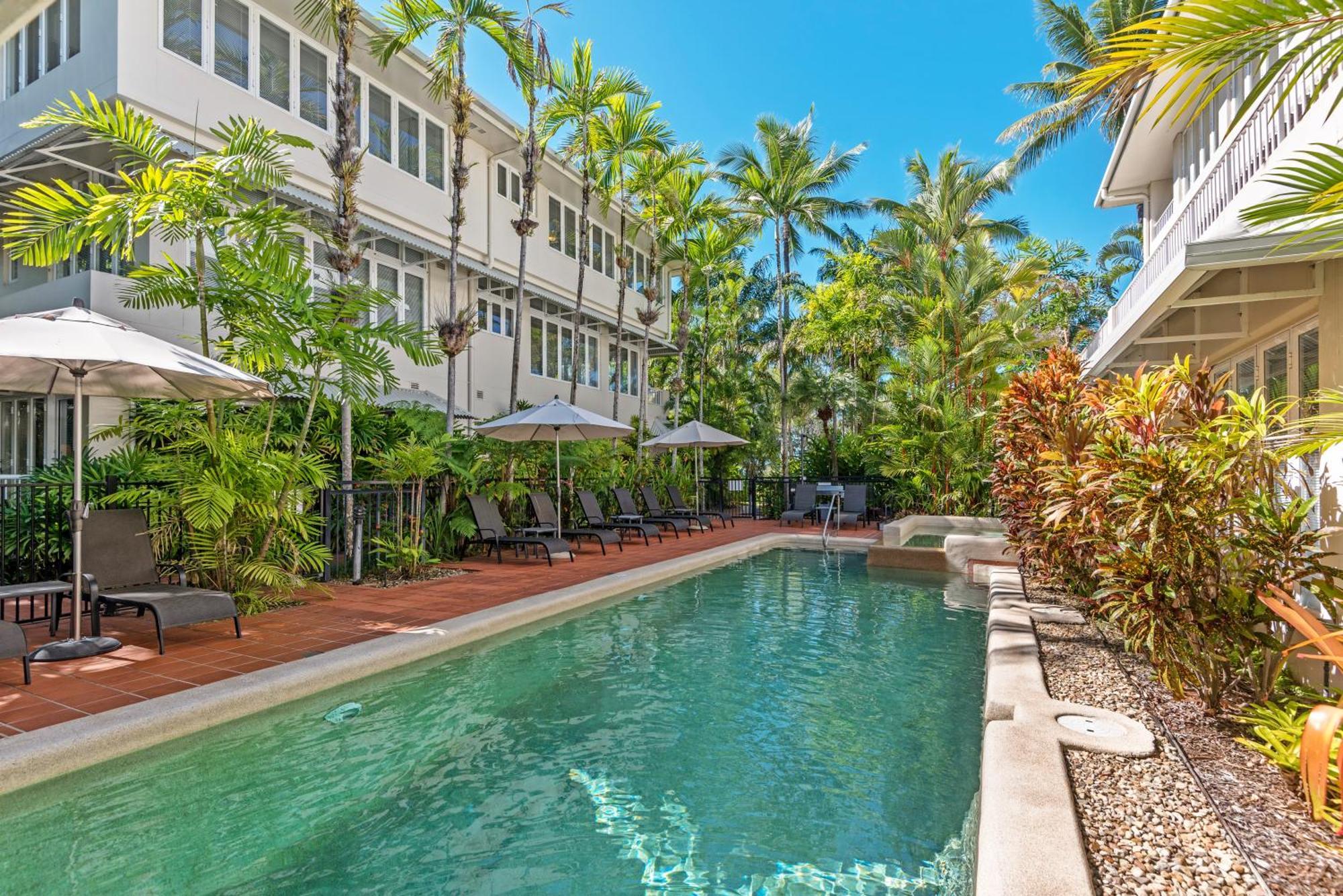Balboa Apartments Port Douglas Exteriör bild