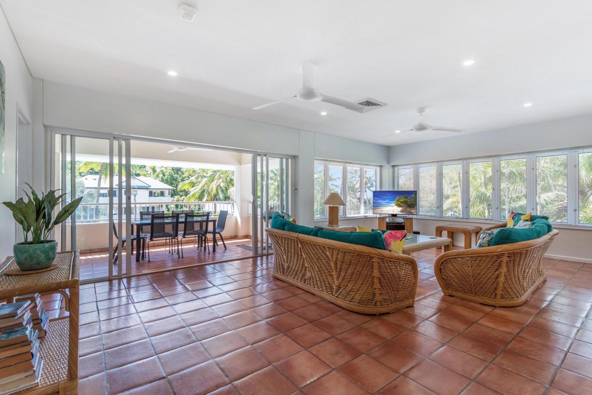 Balboa Apartments Port Douglas Exteriör bild