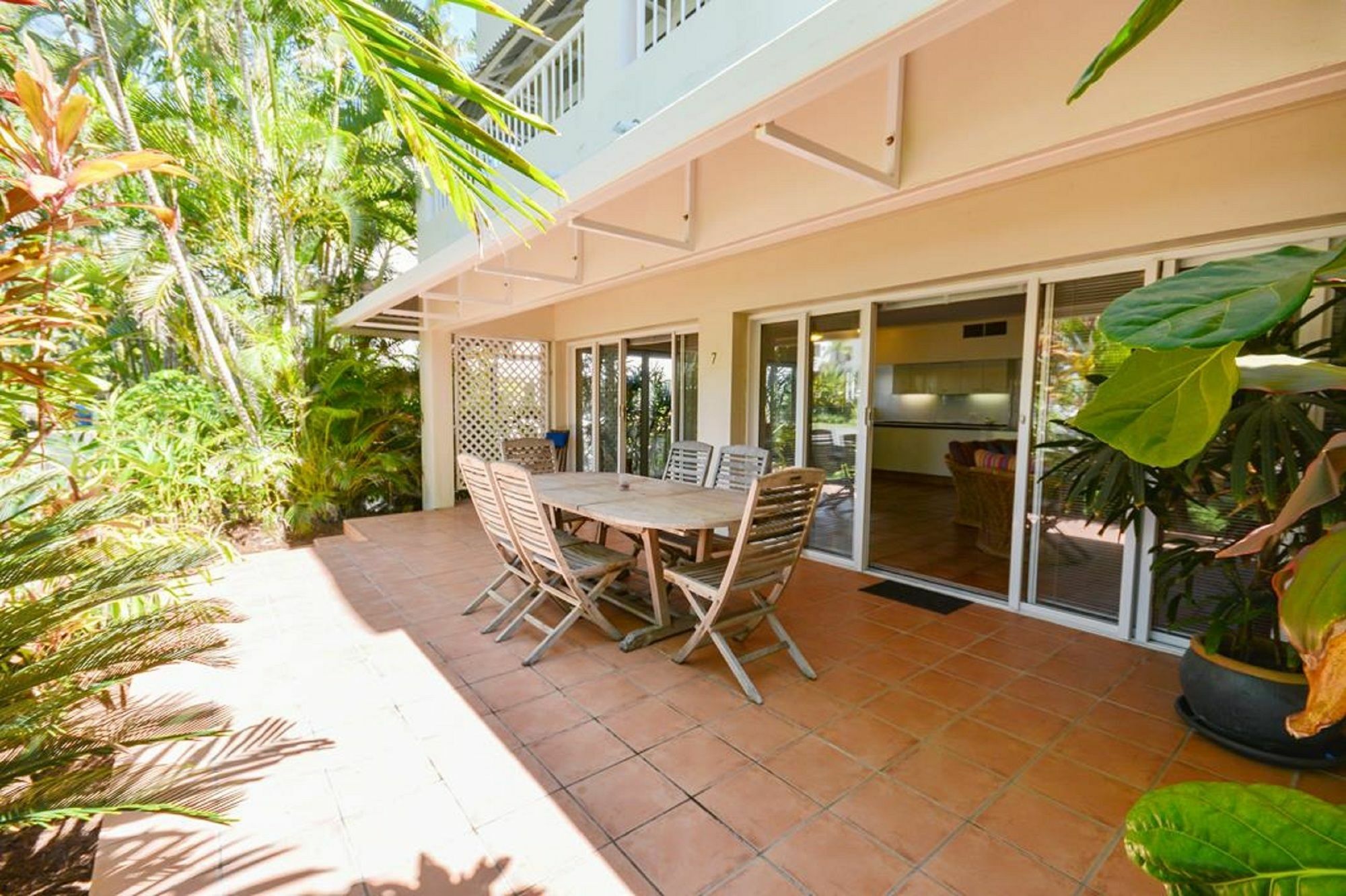 Balboa Apartments Port Douglas Exteriör bild