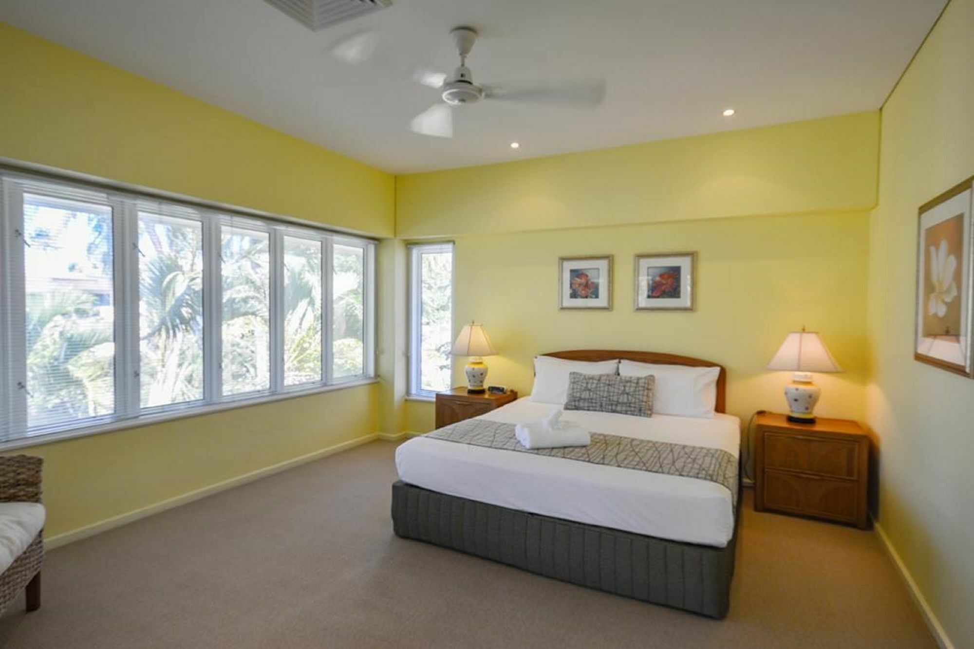 Balboa Apartments Port Douglas Exteriör bild