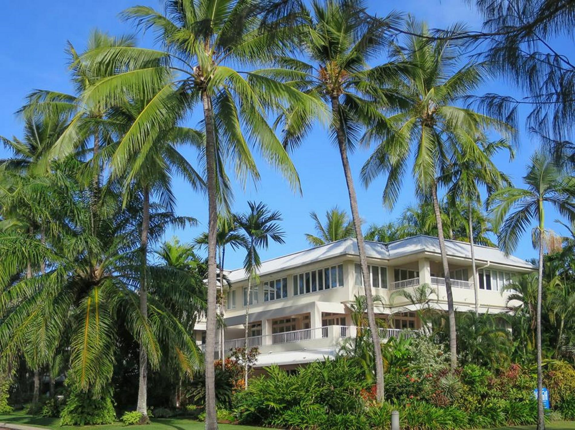 Balboa Apartments Port Douglas Exteriör bild